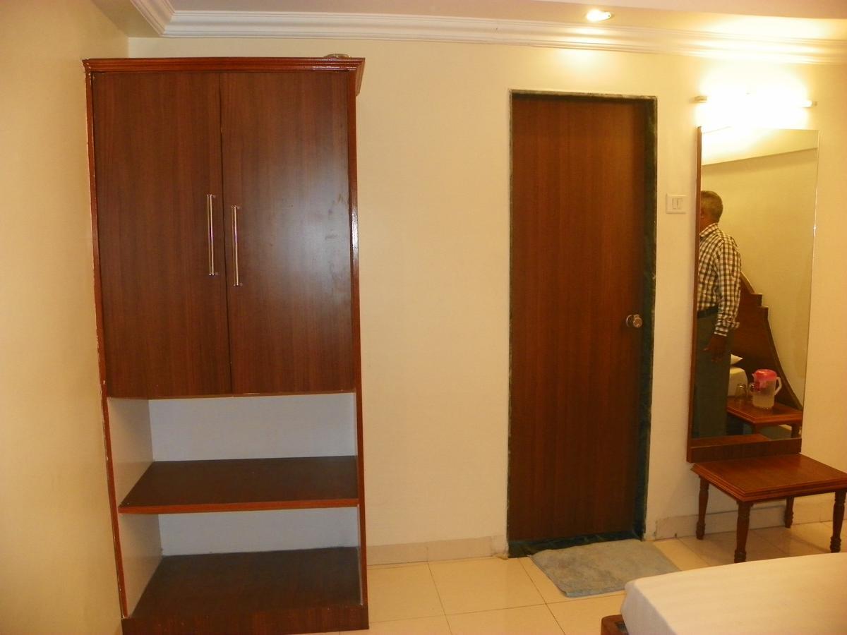 Hotel Rajdeep Pune Ngoại thất bức ảnh